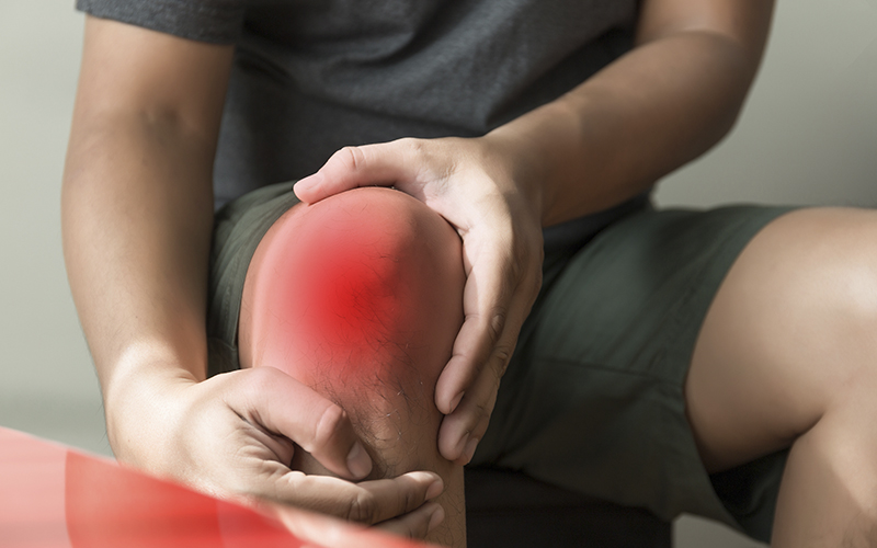 Suffering from knee pain? There are many home remedies for knee pain available. We have the top home remedies from Ivy League pain doctors who have expert advice to help you.