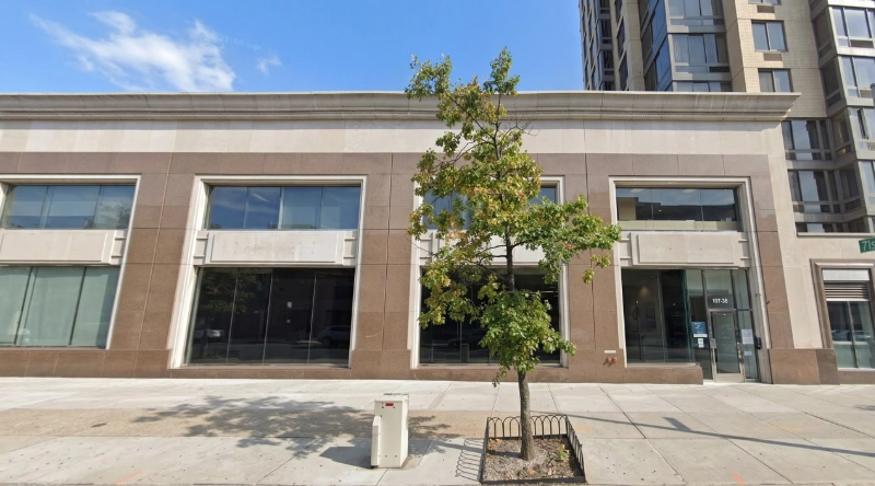 Exterior view Vein Treatment Clinic a modern medical office building under a clear blue sky.