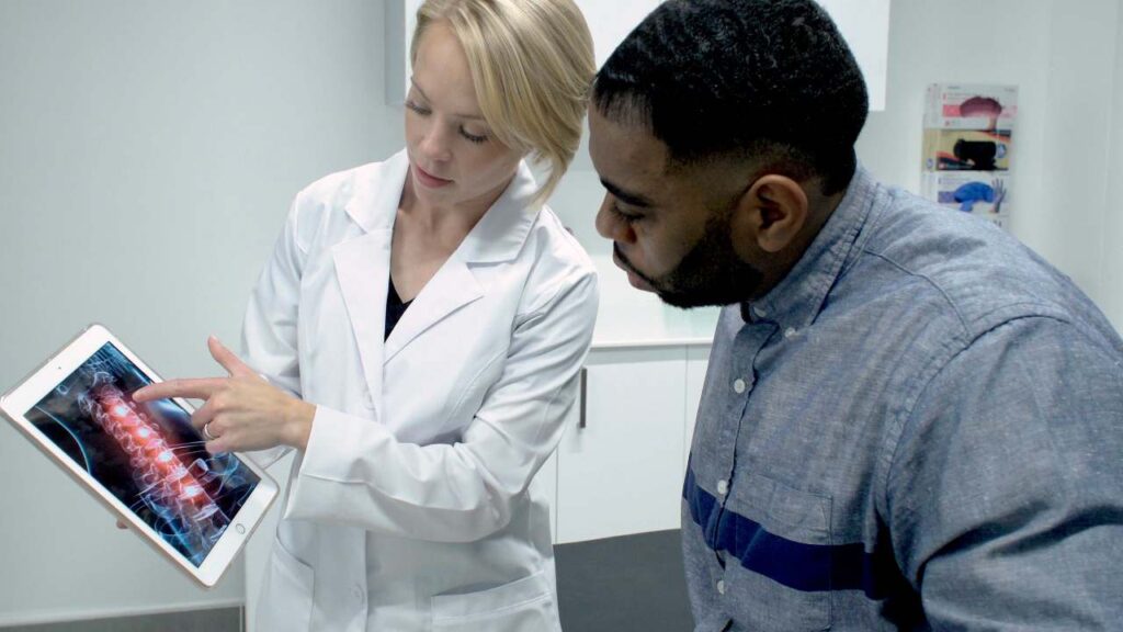 5 Things to Consider Before Visiting a Neck Pain Doctor
