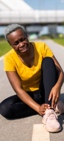 Woman with leg pain photo